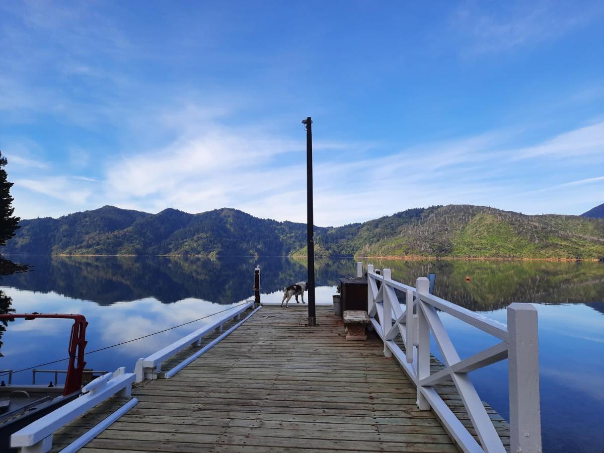 Tawa Cove Cabins Endeavour Inlet Exterior photo